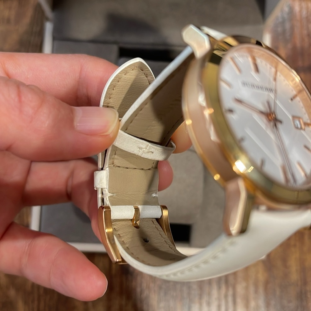 Burberry white gold watch - Picture 10 of 10